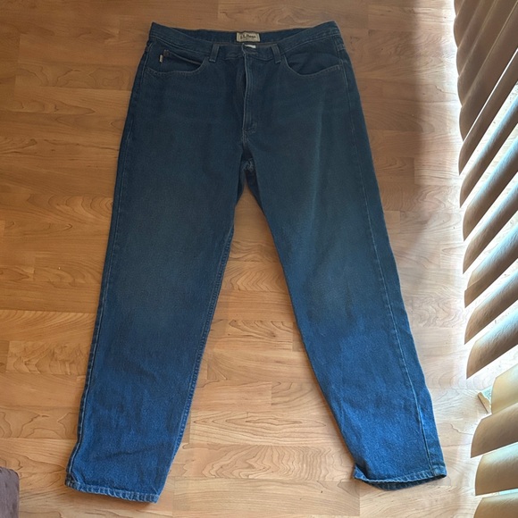L.L. Bean Men's Relaxed Fit Jeans in Deep Blue - Picture 1 of 4